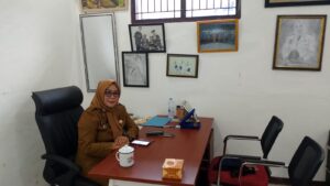 Hj.Onas Hestiani, S.IP : “Srikandi Pelopor Pembangunan Desa Karacak dari Desa Biasa menjadi Desa Mandiri”