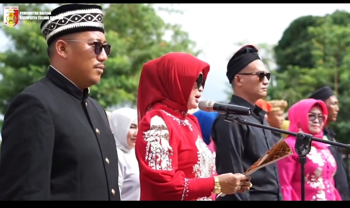 Kebudayaan Bangkit, Tulang Bawang Melesat: Bupati Lantik Dewan Kesenian di Tengah Pesona Cakat Raya