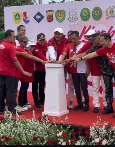 Kirab Merah Putih Kabupaten Bogor dihiasi dengan Rekor Talas Kukus Terbanyak di Dunia