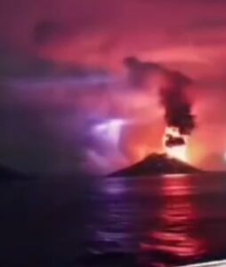 ​Gunung Anak Krakatau Level III (Siaga), KSOP Bakauheni Keluarkan Peringatan Keras untuk Pelayaran Selat Sunda